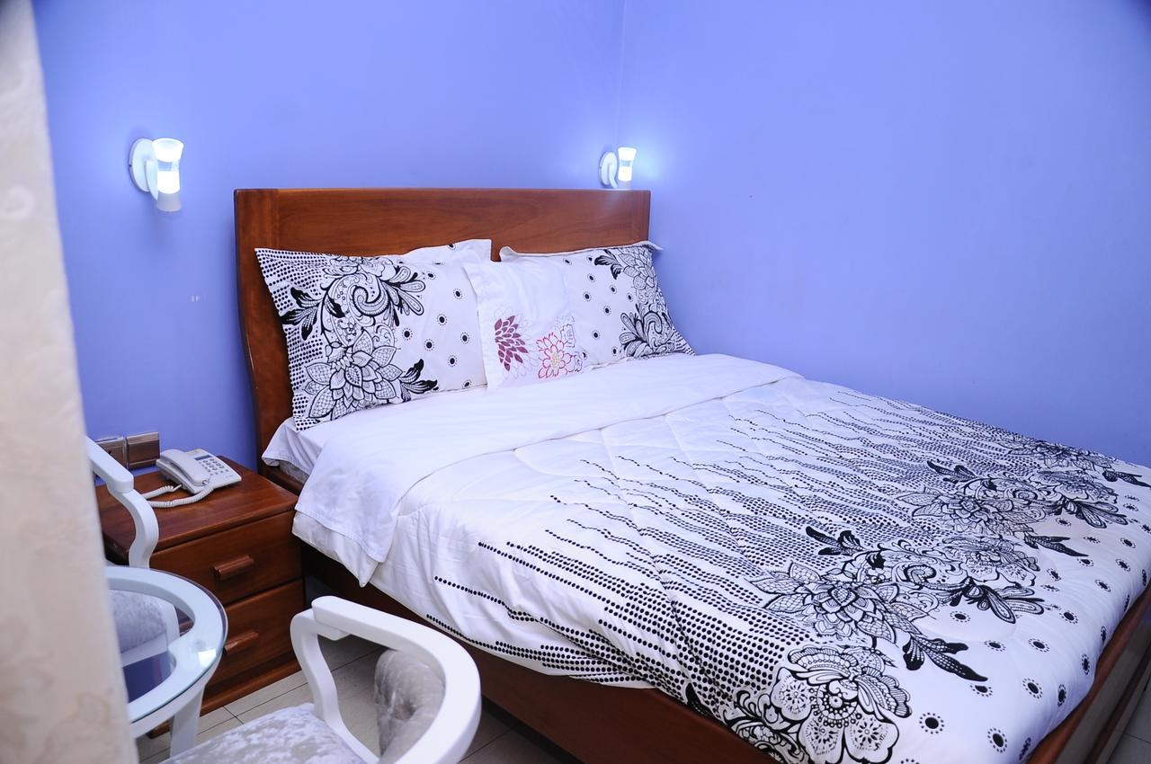 Modern Villa Hotel キガリ エクステリア 写真